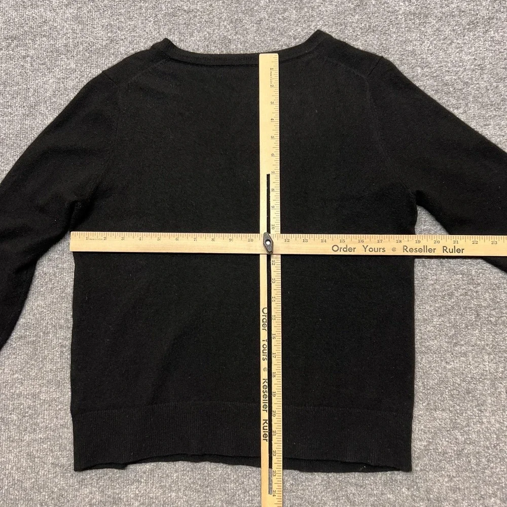 Quince Sweater Womens Medium Black 100% Cashmere V Neck Knit Pullover Top - Picture 11 of 13